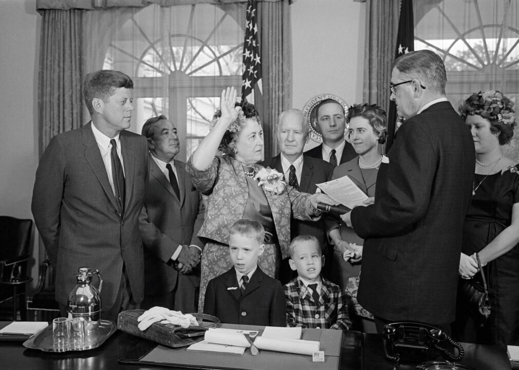 1963